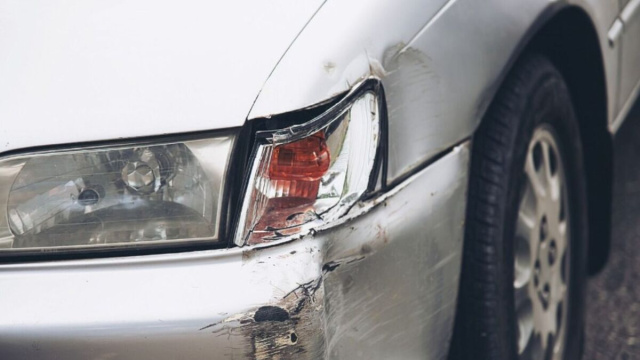Auto dopo un incidente stradale - &copy; Freepik.Com