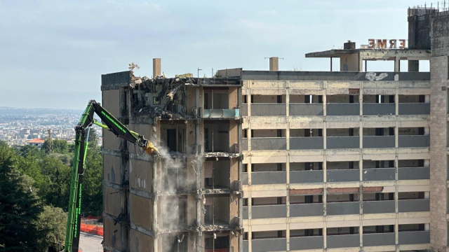 Sanit&agrave;, riprese le demolizioni nell'area ex terme stabiesi: l&igrave; ... &copy; Creative Commons