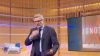 Gaffe in diretta per Pino Rinaldi: “Chi l’ha visto?” al posto di “Ignoto X”, il video diventa virale