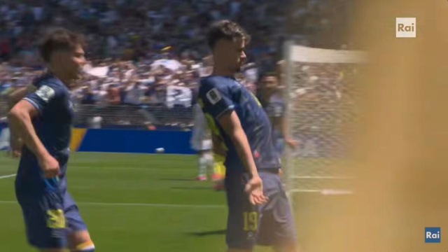Kerim Alajbegović esulta dopo l'1-0. (Screenshot Rai).