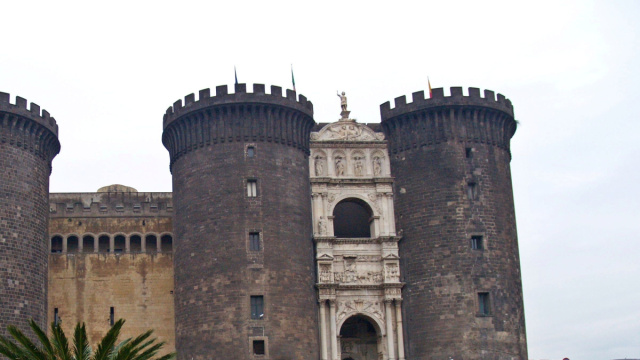 Maschio Angioino - Wikipedia &copy; Creative Commons