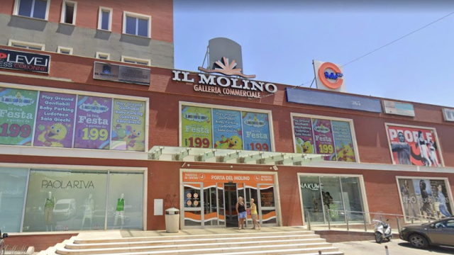 Rapina e sparatoria in gioielleria al centro commerciale Molino di ... &copy; Creative Commons