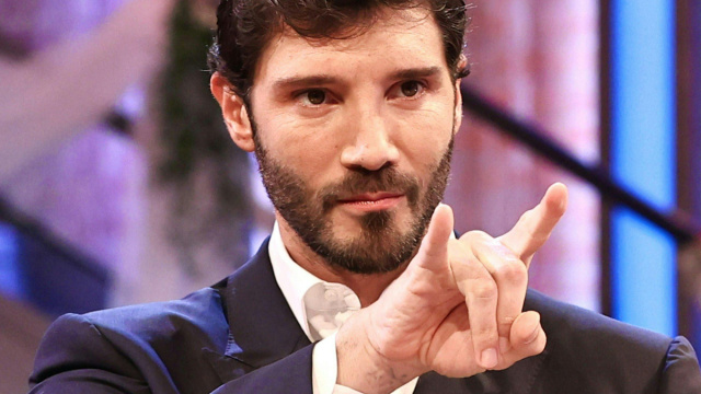 Stefano De Martino sente &laquo;la ruota gira&raquo; ad Affari tuoi e non si ... &copy; Creative Commons