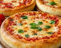 La ricetta della pizza in casa alta e soffice