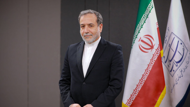 File:Abbas Araghchi in a interview with khamenei.ir.jpg - Wikiquote &copy; Creative Commons