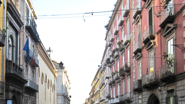 Via Duomo (Napoli) - Wikipedia &copy; Creative Commons