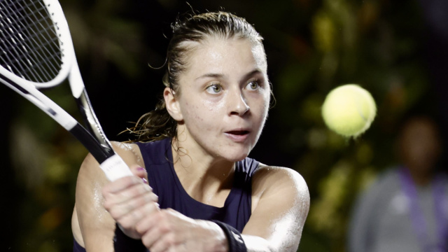 Hot shot: Maja Chwalinska seals set point with perfect tweener lob &copy; Creative Commons