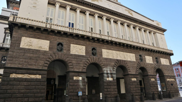 Il teatro San Carlo a Napoli - Grimaldi Lines &copy; Creative Commons