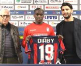 Diaby al suo arrivo al Crotone &copy; Facebook / FcCrotone