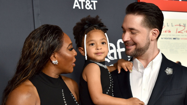 Serena Williams, il look scintillante abbinato alla figlia ... &copy; Creative Commons