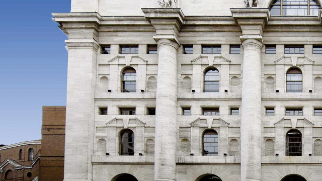 Palazzo della Borsa o Palazzo Mezzanotte  MuseoCity &copy; Creative Commons