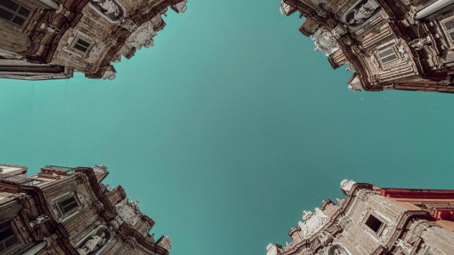 Foto di Olya Velychenko su Unsplash (https://urly.it/31fza0)