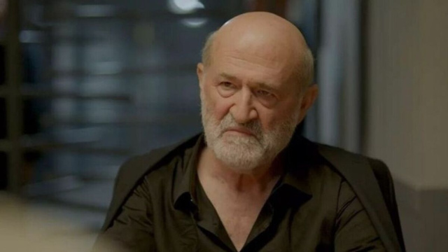 Ecmel Albora in una scena di Far Away &copy; Mediaset.