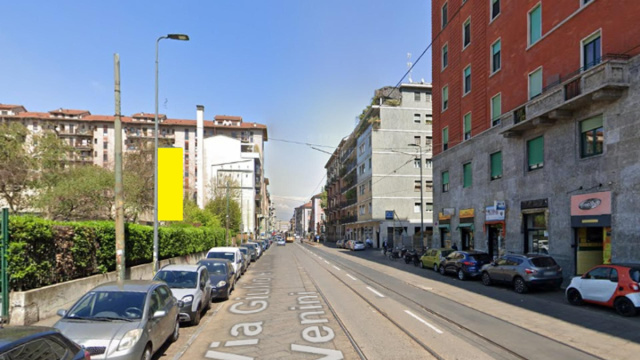 Cartellone pubblicitario Milano Via Giulio E Corrado Venini. &copy; Creative Commons