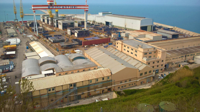File:Cantiere Fincantieri di Ancona.jpg - Wikipedia &copy; Creative Commons