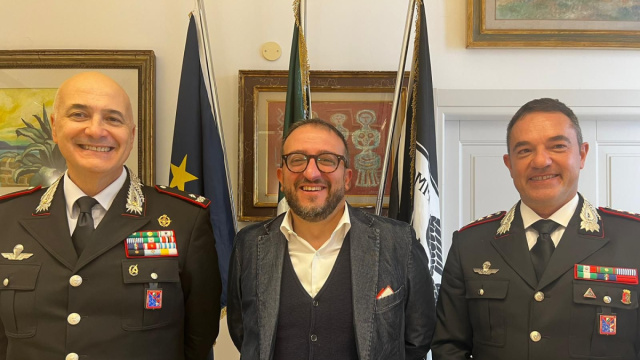 Il sindaco dell'Aquila riceve nuovo comandante dei Carabinieri ... &copy; Creative Commons