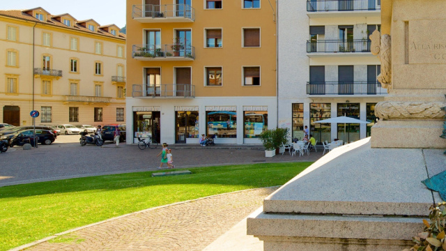 Piazza Vittoria a Centro citt&agrave; di Como: tour e visite guidate ... &copy; Creative Commons