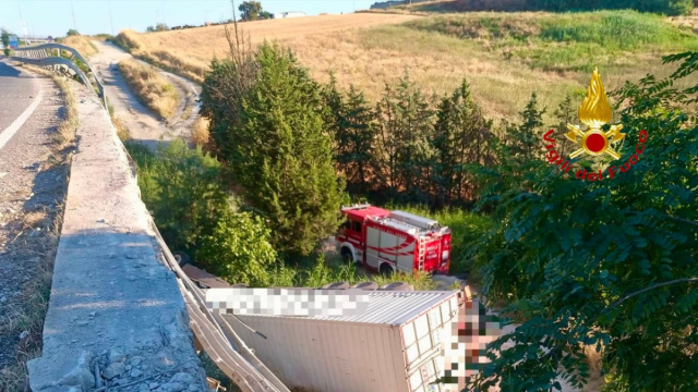 Tir precipita da cavalcavia, morto un uomo di Crispiano &copy; Creative Commons