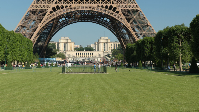 Torre Eiffel - Wikipedia &copy; Creative Commons