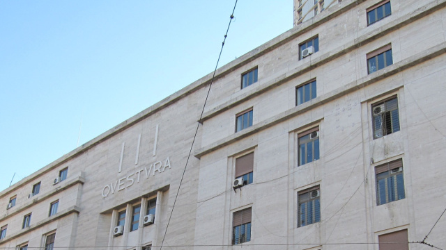 Palazzo della Questura (Napoli) - Wikipedia &copy; Creative Commons