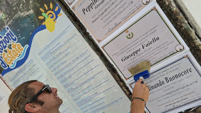 Peppino Di Capri, affissi i manifesti funebri: la camera ardente ... &copy; Creative Commons