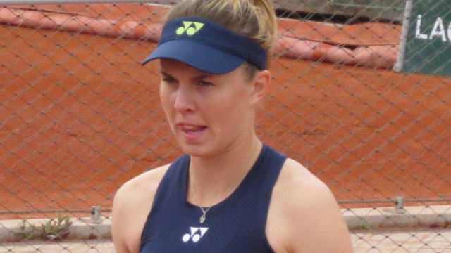 File:Linda Noskov&aacute; French Open 2022 Qual.jpg - Wikipedia &copy; Creative Commons