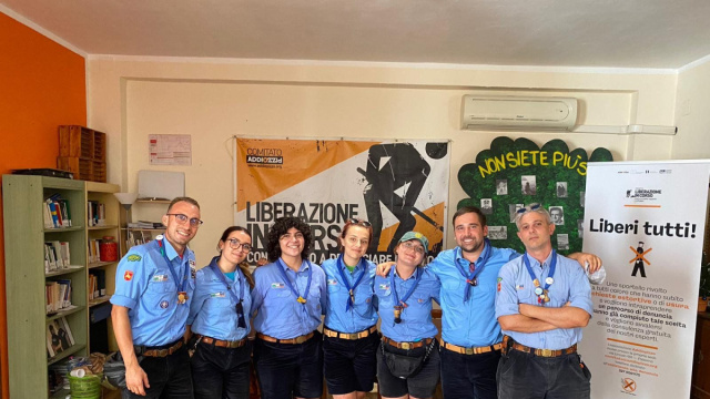 Il gruppo scout Agesci Carlentini 1 nella sede di Addiopizzo &copy; Creative Commons