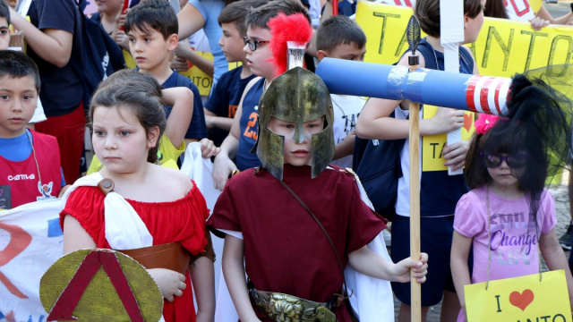 Basta al sacrificio di Taranto&raquo;, i bambini contro l'inquinamento ... &copy; Creative Commons