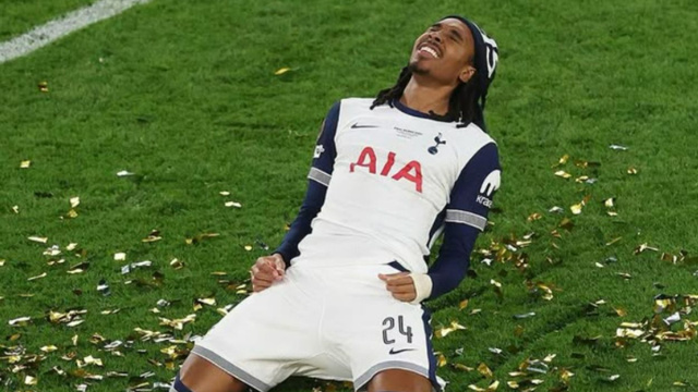 Spence, esterno del Tottenham. Profilo Instagram&copy;