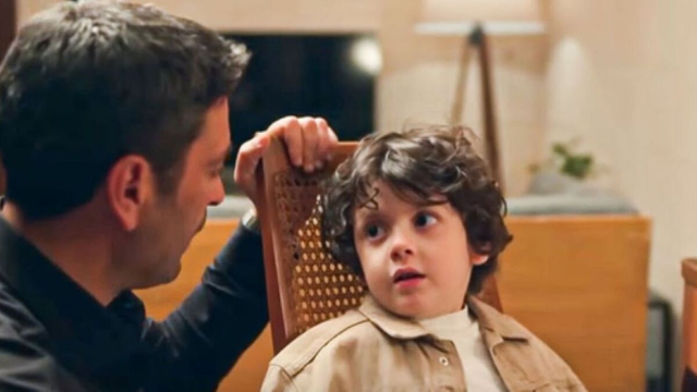 Deniz e Cihan di Far Away &copy; Canale 5/Mediaset.