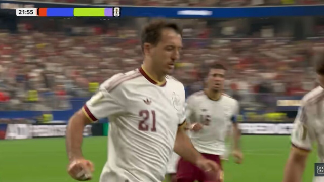 La Spagna esulta dopo l'1-0 (Screenshot Dazn).