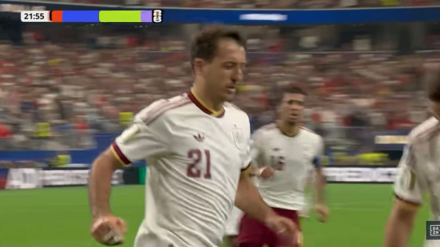 La Spagna esulta dopo l'1-0 (Screenshot Dazn).