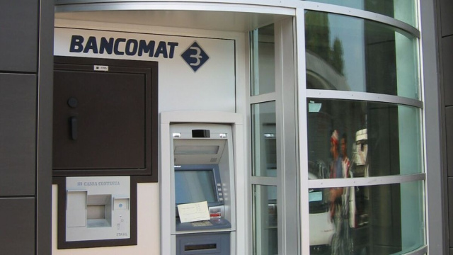 Un bancomat della Bcc - foto di repertorio.