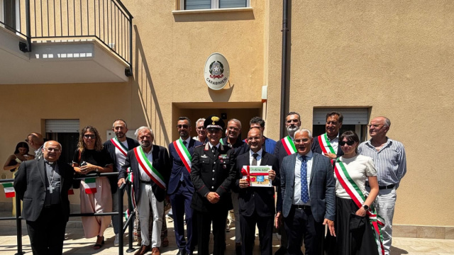 Inaugurata la caserma dei Carabinieri di Sarnano: ricostruito lo ... &copy; Creative Commons