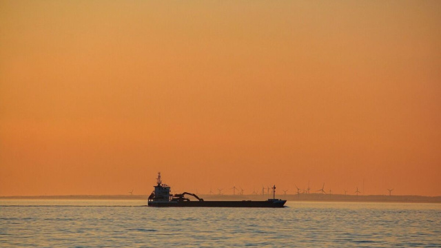 Una petroliera - Foto di Sebastian da Pixabay