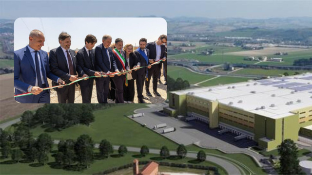 Amazon posa la prima pietra del nuovo centro di distribuzione a ... &copy; Creative Commons
