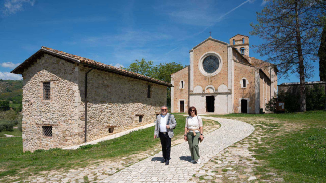 Scopri cosa vedere e cosa fare a Castel Castagna - Valle delle Abbazie &copy; Creative Commons