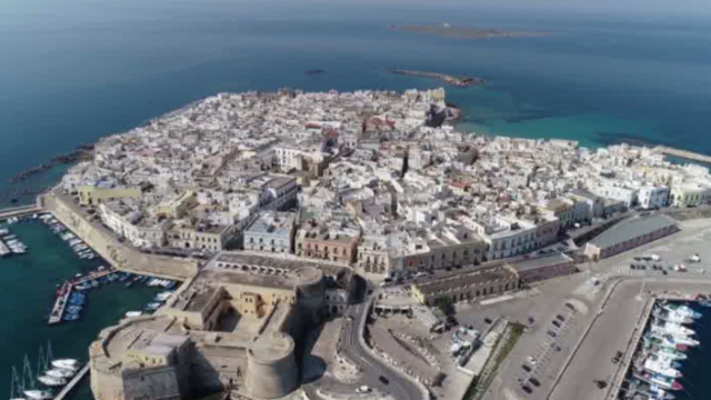 Aggredito con un tirapugni davanti a una discoteca di Gallipoli ... &copy; Creative Commons