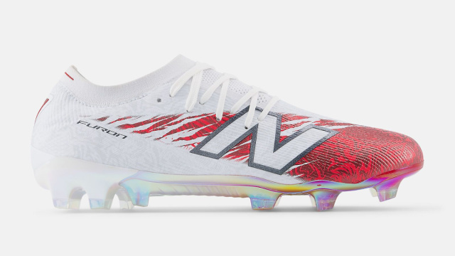BUKAYO SAKA x FURON ELITE FG V8 scarpe Unisex - New Balance &copy; Creative Commons