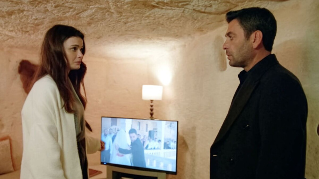 Cihan, Alya e Meryem di Far Away &copy; screenshot/Mediaset.