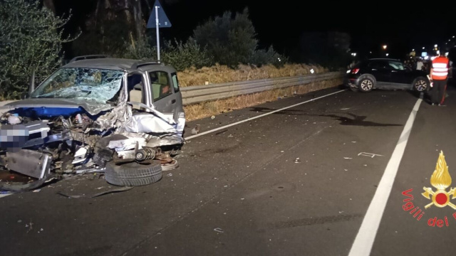 Incidente sulla Statale 106 - &copy; Facebook / Vigili del Fuoco