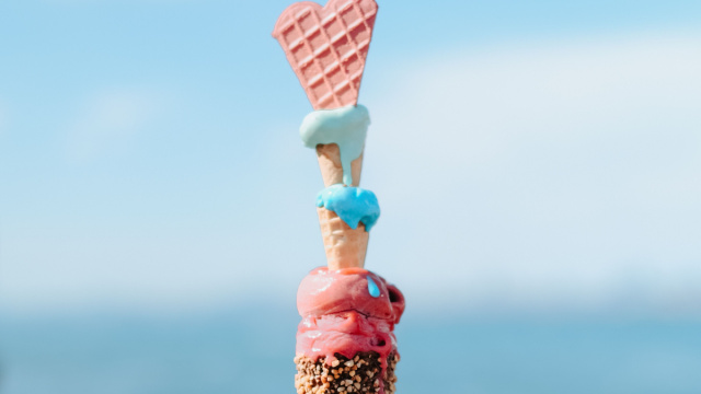 Cono gelato con altri piccoli coni - &copy;Pexels