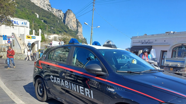 Intensificati i controlli dei carabinieri a Capri, effettuati drug ... &copy; Creative Commons