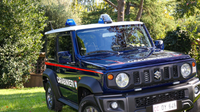 L'Arma dei Carabinieri sceglie Suzuki JIMNY - SIVAR CAR &copy; Creative Commons