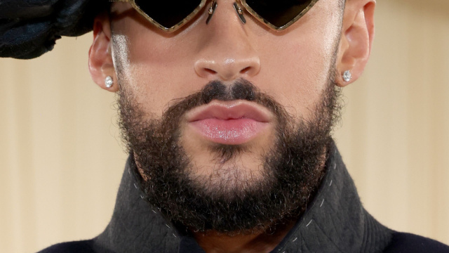 Bad Bunny ha dato il via al Met Gala 2024 con un look sorprendente ... &copy; Creative Commons