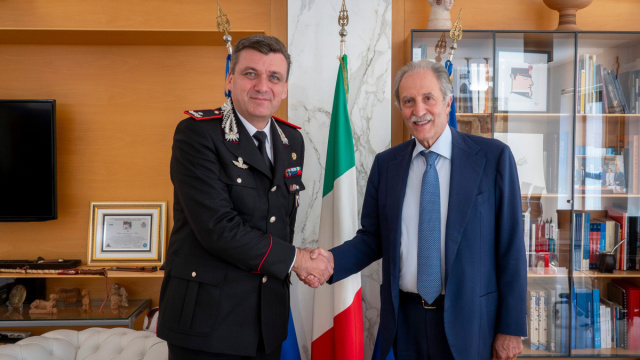 Bardi riceve il nuovo comandante Legione Carabinieri - Regione ... &copy; Creative Commons