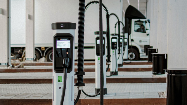 Charging  Einride &copy; Creative Commons
