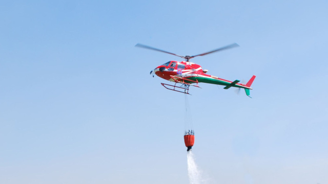 Elifriulia  Servizio Elicottero Antincendio in Sardegna &copy; Creative Commons