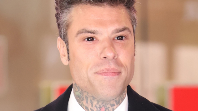 Fedez aveva le lenti a contatto, svelato il mistero degli occhi ... &copy; Creative Commons
