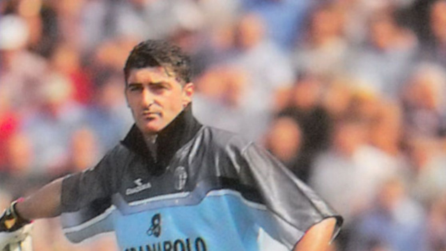 File:Gianluca Pagliuca - Bologna FC 1909 1999-2000.jpg - Wikipedia &copy; Creative Commons